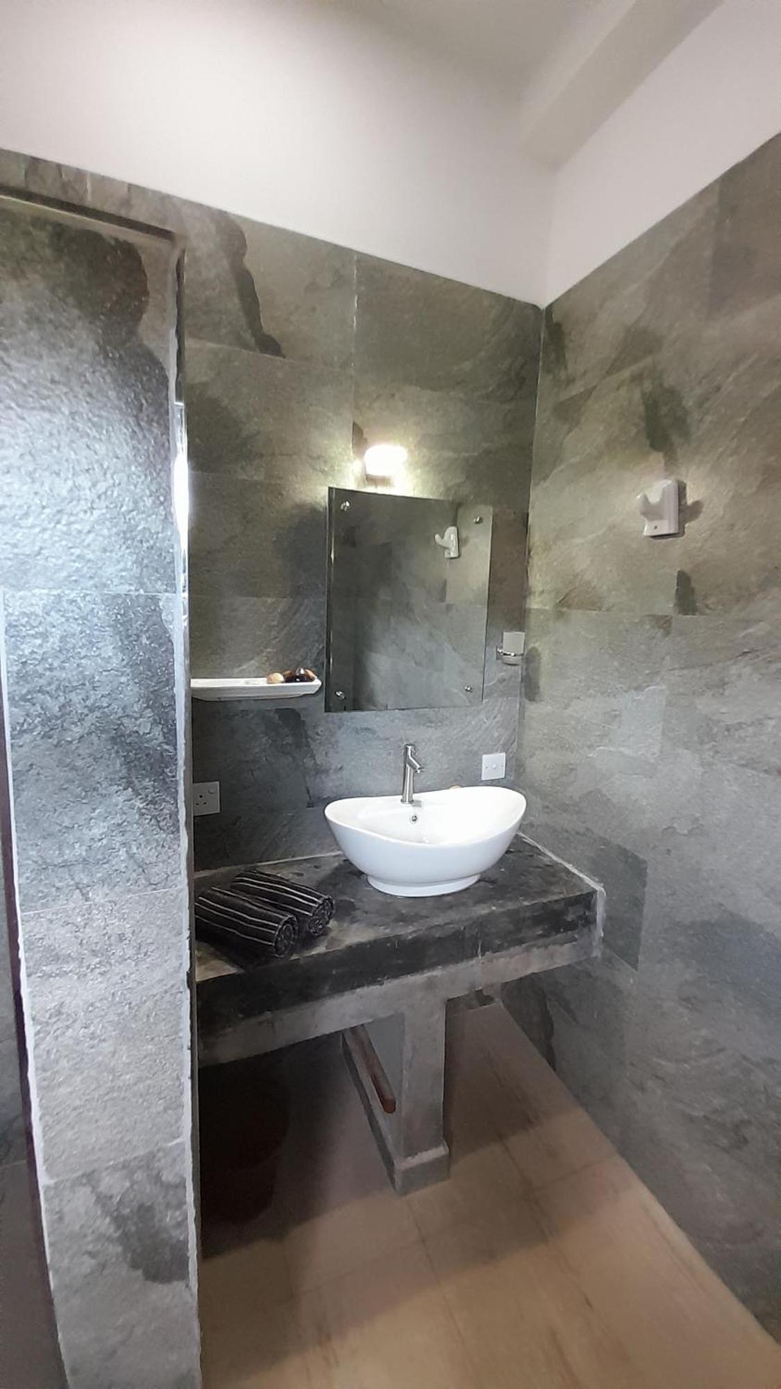 Srimany Bed & Breakfast Mirissa Dış mekan fotoğraf